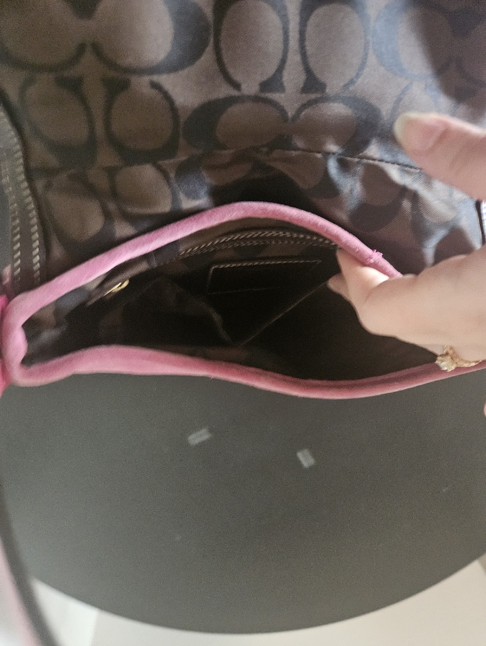 Pink Suede Shoulder SOHO  Bag with Gold Buckle VINTAGE - Picture 7 of 7